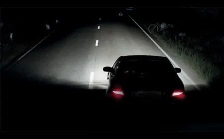 Gece Sürüşlerinde Uzun Far Kullanımı Görüş Mesafesini Nasıl Etkiliyor?