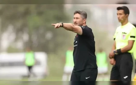 Sabri Sarıoğlu genç millilerle yollarını ayırdı: 'Bu gururu sonsuza kadar taşıyacağım'