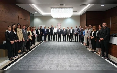 Sağlıkta Tanıtım Stratejileri Masaya Yatırıldı: Kırbıyık’tan Şeffaflık ve Etik Vurgusu