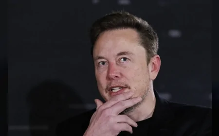 Elon Musk'tan flaş açıklama: 'Tesla robotaksileri bu tarihte yollarda olacak'