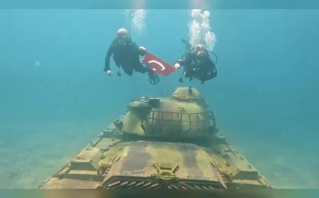 Saros Körfezi'nde Batık Tanka Dalış Yapan Jandarma Su Altında Pankartla Mesaj Verdi