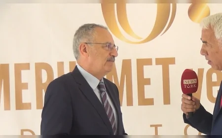 Sözcü Gazetesi Ankara Temsilcisi Saygı Öztürk, Merhamet ve Emek Ödül Töreni’nde Konuştu: ‘İyilikleri Anlatmak Medyanın Vicdani Sorumluluğudur’