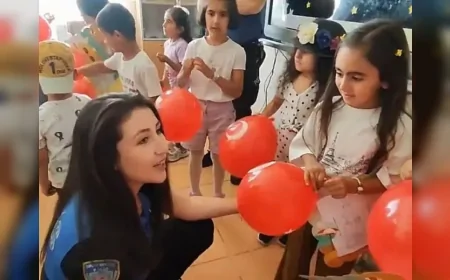 Ağrı’da Polis Ekipleri Karne Gününde Öğrencilerin Sevincine Ortak Oldu