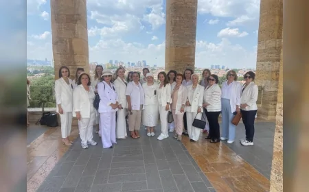 Kastamonu Kadın Derneği üyeleri Anıtkabir’i ziyaret etti: 'Cumhuriyet’e emekle, bilinçle, cesaretle sahip çıkıyoruz'