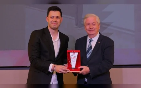 Prof. Dr. Kadirhan Sungurluoğlu, Merhamet ve Emek Ödül Töreni’nde Konuştu: ‘En Hayırlı İnsan, İnsanlara Faydalı Olandır’