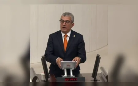 CHP’li Gökhan Günaydın: ‘Ekrem İmamoğlu’nu hedef alarak demokrasiyi, avukatları tutuklayarak adaleti çökertiyorsunuz’