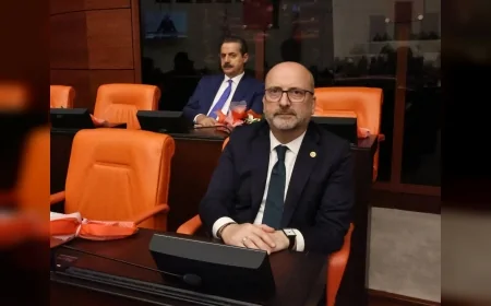AK Parti’li Oğuz Üçüncü: ‘Hiç kimse Türkiye’yi başka bir ülkeyle karıştırmasın, barış için hazırız ama savunmadan da vazgeçmeyiz’