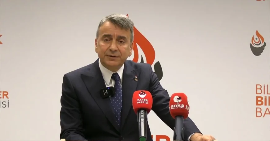 Zafer Partisi Sözcüsü Azmi Karamahmutoğlu: ‘Yeni anayasa PKK ile pazarlığın sonucu, Türk kimliğini hedef alıyorlar’
