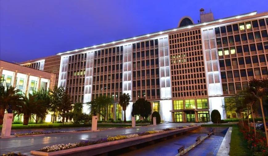 İstanbul merkezli yolsuzluk soruşturmasında 5 belediye başkanı tutuklandı