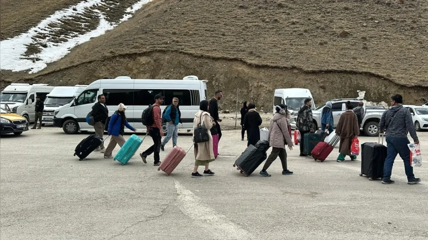 İranlı turistlerin Van çıkarması bayram öncesi ekonomiyi canlandırdı