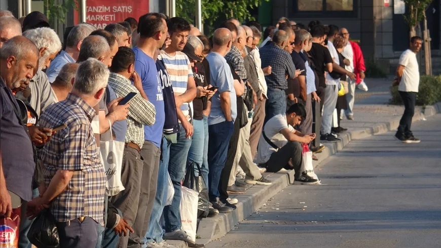 İzmir’de 23 Bin İşçi Grevi Sonlandırdı: Yüzde 30 Zamla Anlaşma Sağlandı