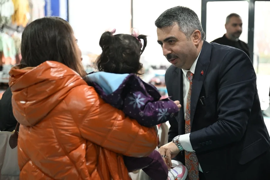 Yıldırım'da Bayram Sevinci: 10 Bin Çocuğa Bayramlık, Binlerce Aileye Kurban Eti Dağıtıldı