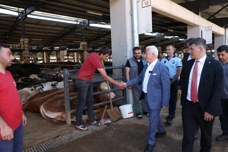 Bozbey'den Kurban Uyarısı: 'Atıkları doğaya atmak kabul edilemez'
