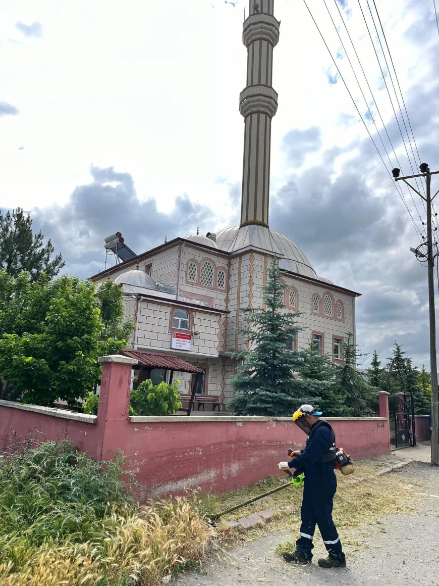 Kahramankazan’da Bayram Öncesi 35 Mahallede Yoğun Temizlik Seferberliği Başlatıldı