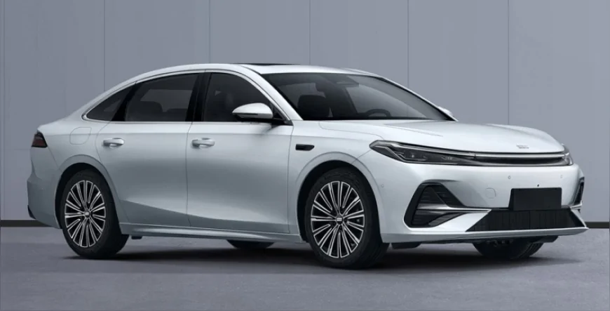 Geely'nin Yeni Hibrit Sedan Modeli Galaxy A7 EM-i: 2100 km Menzil Vadediyor