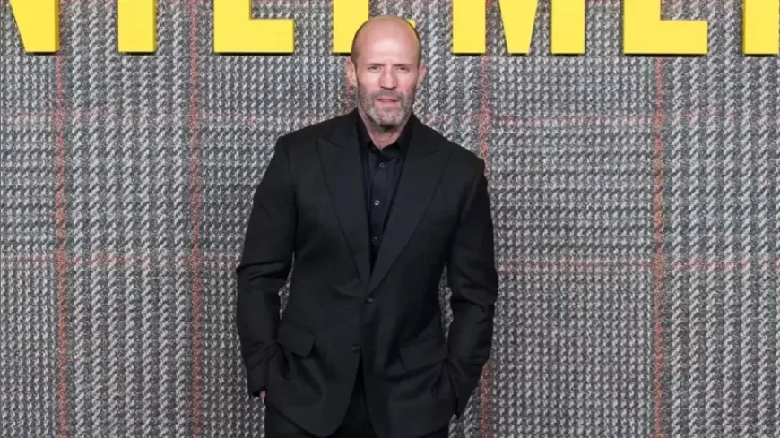 Hollywood yıldızı Jason Statham ailesiyle birlikte Antalya'da görüntülendi