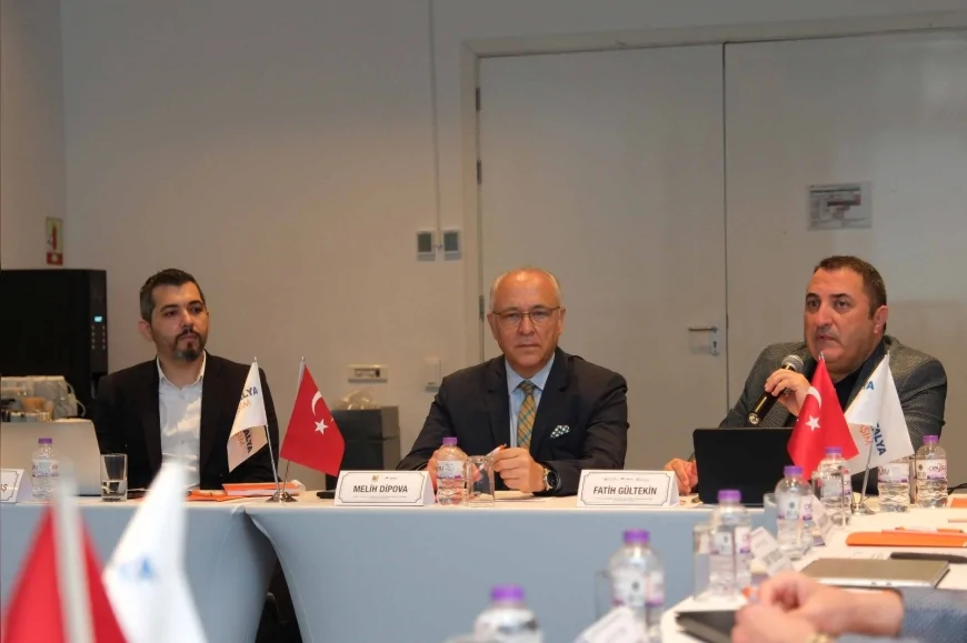 Büyükşehir raylı sistem devlerini ağırladı: Türkiye’nin ulaşım merkezleri Antalya’da buluştu