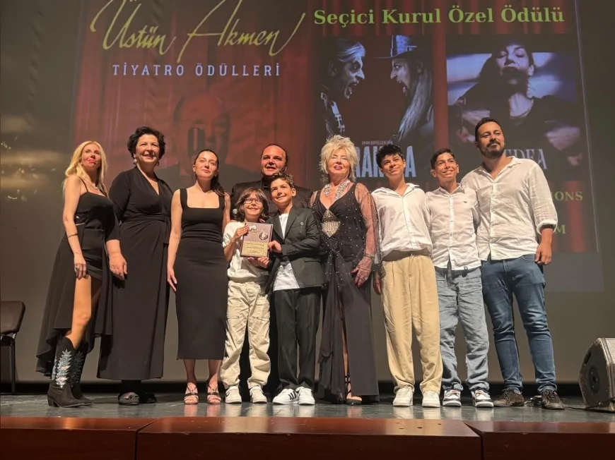 2024-2025 Üstün Akmen Tiyatro Ödülleri sahiplerini buldu: Gecede Merve Dizdar ve Erdem Kaynarca öne çıktı