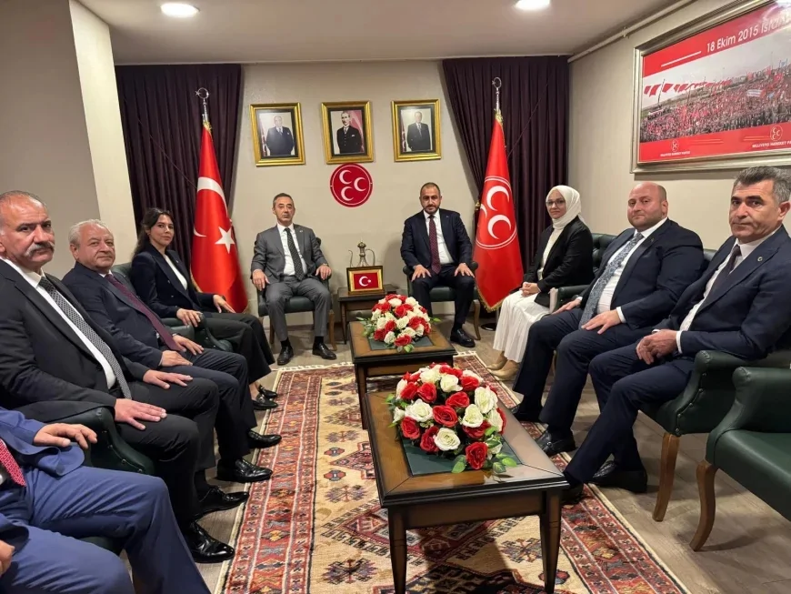 Bayramda Siyasi Nezaket: MHP ve AK Parti İstanbul Teşkilatları Bayramlaşmada Buluştu