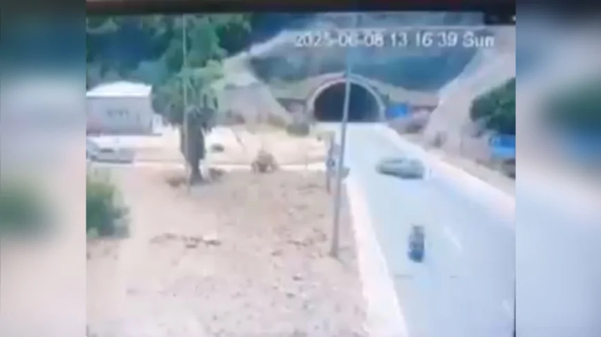 Antalya-Kemer yolunda dönüş ihlali faciaya yol açtı: 2 genç hayatını kaybetti