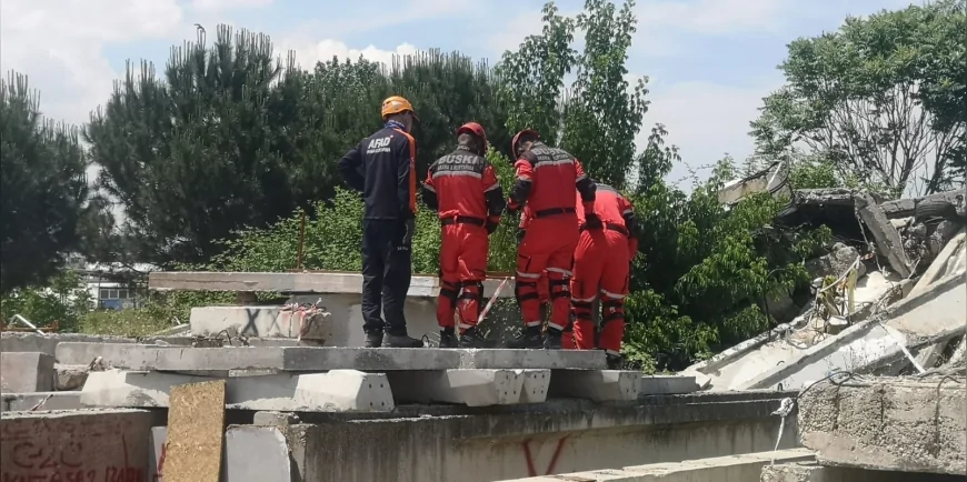 Bursa’da BUSKİ’ye bağlı 27 kişilik arama kurtarma ekibi AFAD tarafından akredite edildi