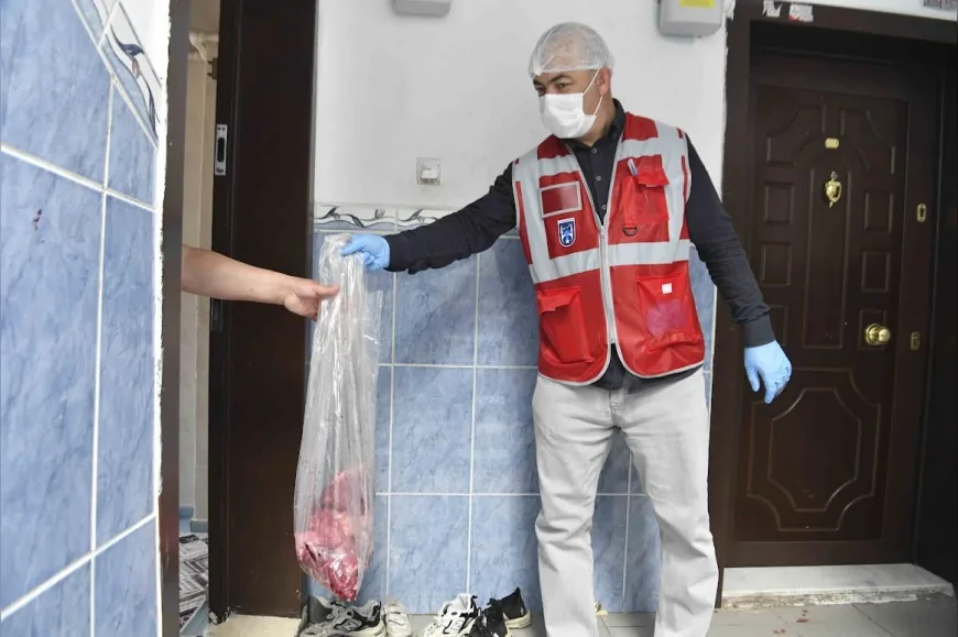 Ankara’da Bayramda Dayanışma Sürüyor: ABB 3 Tondan Fazla Kurban Etini İhtiyaç Sahiplerine Dağıttı