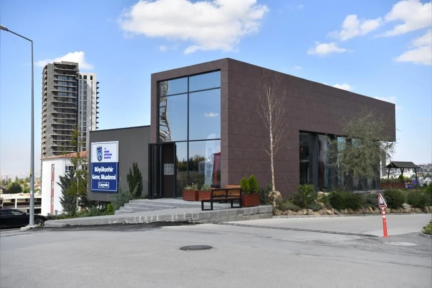 Gençler Başkent’te Hem Okuyor Hem Üretiyor: Genç Akademi Çayyolu İlgi Odağı Oldu
