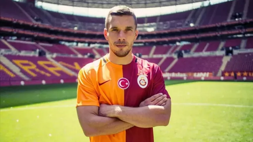 Lukas Podolski'den Galatasaray Taraftarını Heyecanlandıran Sane Paylaşımı