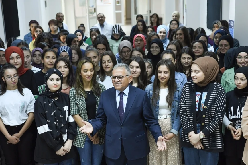 Başkan Memduh Büyükkılıç: '631 öğrenciye ücretsiz LGS kursu veriyoruz'