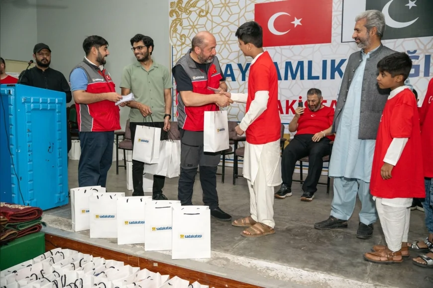 Sadakataşı Derneği'nden büyük yardım hamlesi: '35 ülkeye 23 bin hisse kurban dağıtıldı'