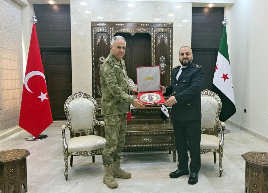Orgeneral Metin Gürak Suriye’de: TSK ile Suriye ordusu arasında kritik görüşmeler yapıldı