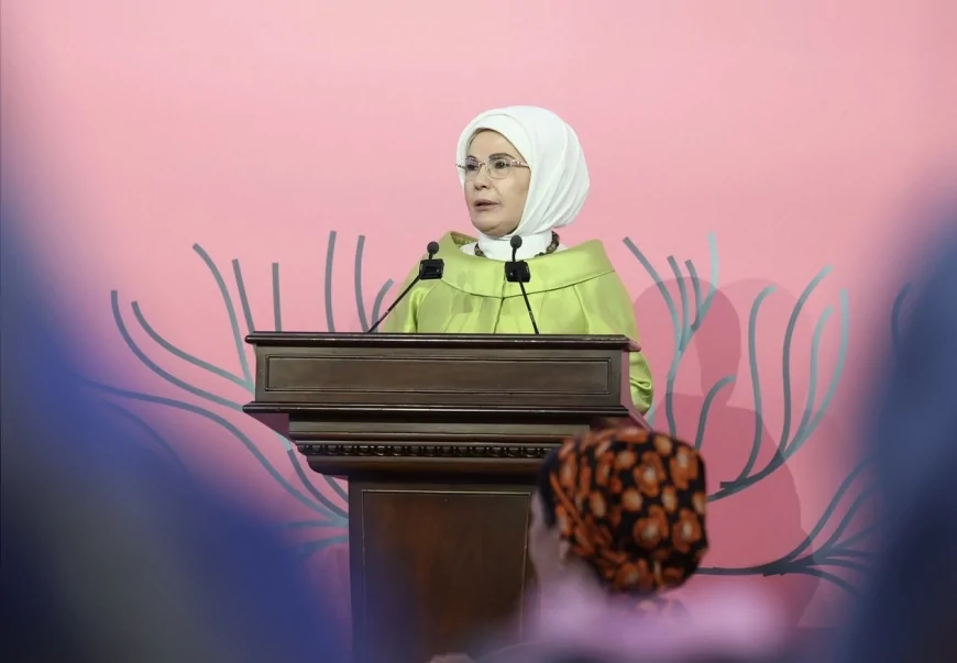 Emine Erdoğan’dan LGS sınavı mesajı: ‘Her bir yavrumuzun hayallerine kavuşmasını temenni ediyorum’