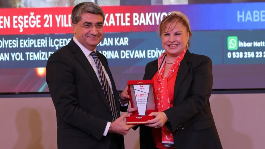 Yeniyol Partisi Grup Başkanvekili Mehmet Emin Ekmen, Merhamet ve Emek Ödül Töreni’nde Konuştu: ‘İyilik Yapanlar Gözlem Altında Olduğunu Bilmeden Toplumun Vicdanını Taşıyor’