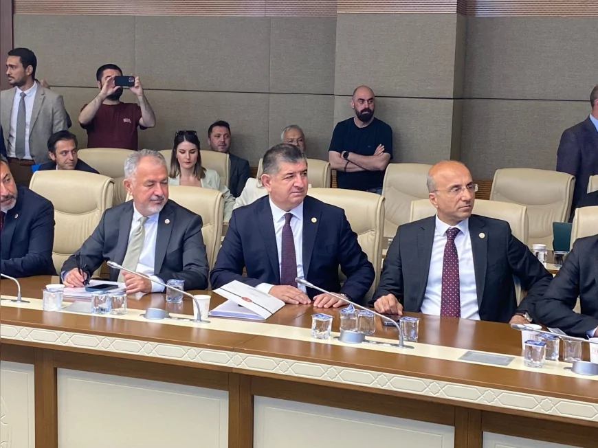 CHP Milletvekili Cavit Arı: “Muratpaşa Kızılarık ve Yeşildere’de vatandaş kendi evinde işgalci durumuna düşürüldü”