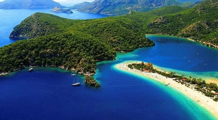Turizmin gözdesi Ölüdeniz'de sokaklar boş kaldı, esnaf sezonun ortasında müşteri bekliyor