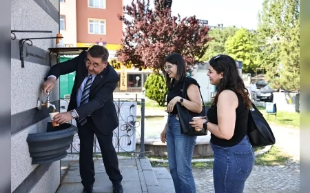 Gölbaşı Belediyesi sabah saatlerinde vatandaşlara ücretsiz çorba dağıtımını sürdürüyor