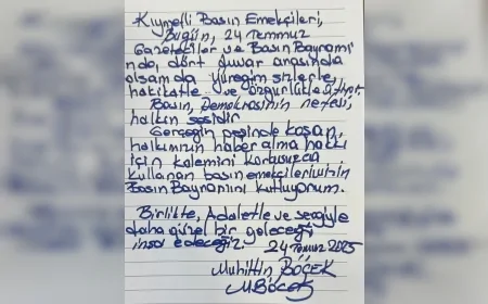 Muhittin Böcek 24 Temmuz mesajında basın emekçilerine seslendi: “Gerçeğin peşinde koşan kalemleri kutluyorum”