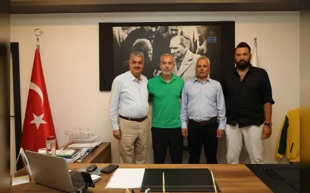 1966 Edremitspor yeni sezona teknik kadro ve 10 futbolcuyla yeniden anlaşarak başladı