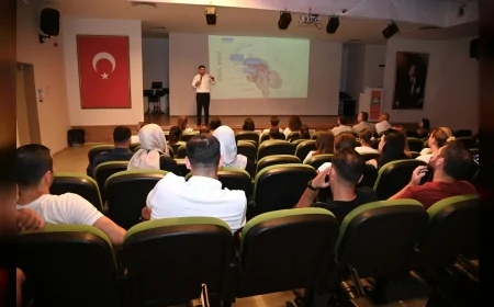 Manisa’da bağımlılıkla mücadele semineri: “Yalnız değilsiniz, yanınızdayız” mesajı verildi