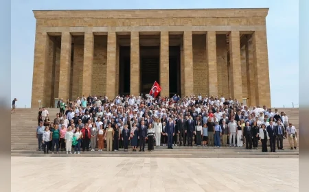 Başkan Erdal Beşikcioğlu, Lozan Barış Antlaşması’nın 102. Yıl Dönümünde Anıtkabir’de Anma Törenine Katıldı