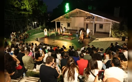 Nilüfer Kent Tiyatrosu yaz sezonunu açık havada açıyor: Ağustos boyunca 7 temsil seyirciyle buluşacak