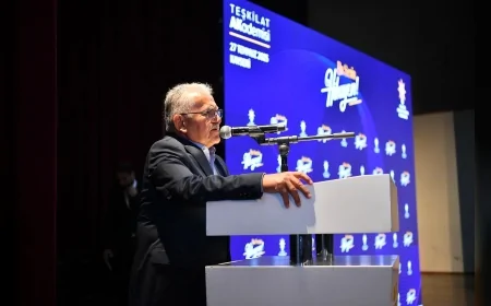 Büyükkılıç, AK Parti Teşkilat Eğitim Programı'nda Tecrübelerini Paylaştı