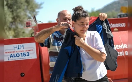 İzmirli baba-kız, yangınlarla gönüllü mücadelede ön saflarda: “Doğayı korumak yaşamı korumaktır"
