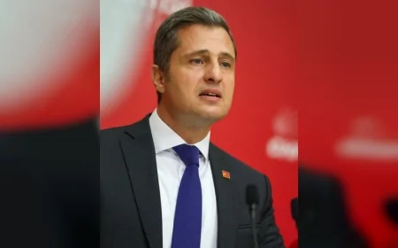 CHP Sözcüsü Deniz Yücel: “Ülke yanıyor, halk geçinemiyor, asker ölüyor; iktidarın umurunda bile değil”