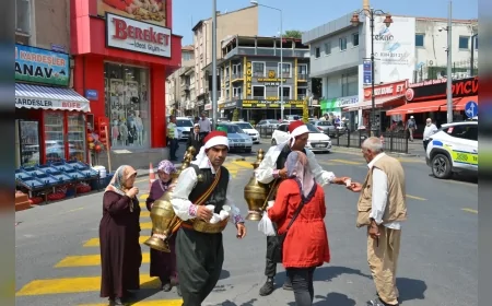 Nevşehir'de 40 Dereceyi Aşan Sıcaklık Nedeniyle Vatandaşlara Limonata Dağıtılıyor