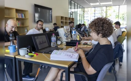 Mersin Büyükşehir’in okuma salonları yaz tatilinde de gençlerin buluşma noktası oldu