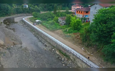 Sağlık turizminin merkezi Ilıca’ya estetik dokunuş: Irmak boyunca yürüyüş yolu tamamlandı