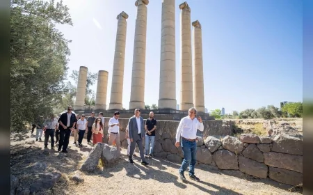 Başkan Tugay, Eski Smyrna kazı alanını inceledi: 8 bin 500 yıllık tarih gün yüzüne çıkıyor