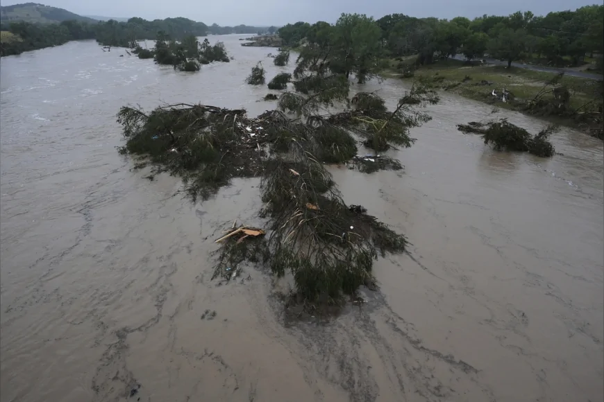Guadalupe Nehri 45 Dakikada 26 Ayak Yükseldi: 32 Kişi Hayatını Kaybetti, 27 Kayıp