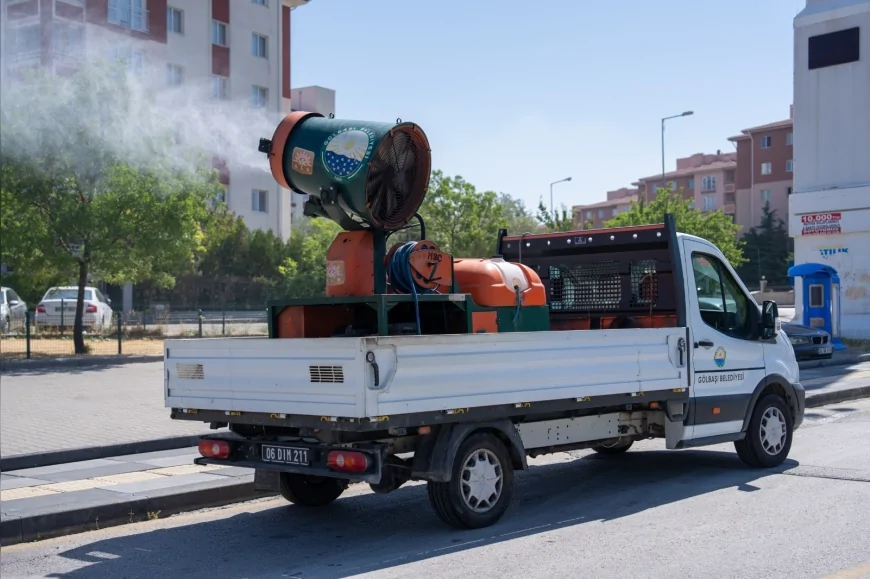 Gölbaşı Belediyesi TOKİ Bölgesinde Kapsamlı Temizlik ve İlaçlama Çalışması Yürüttü